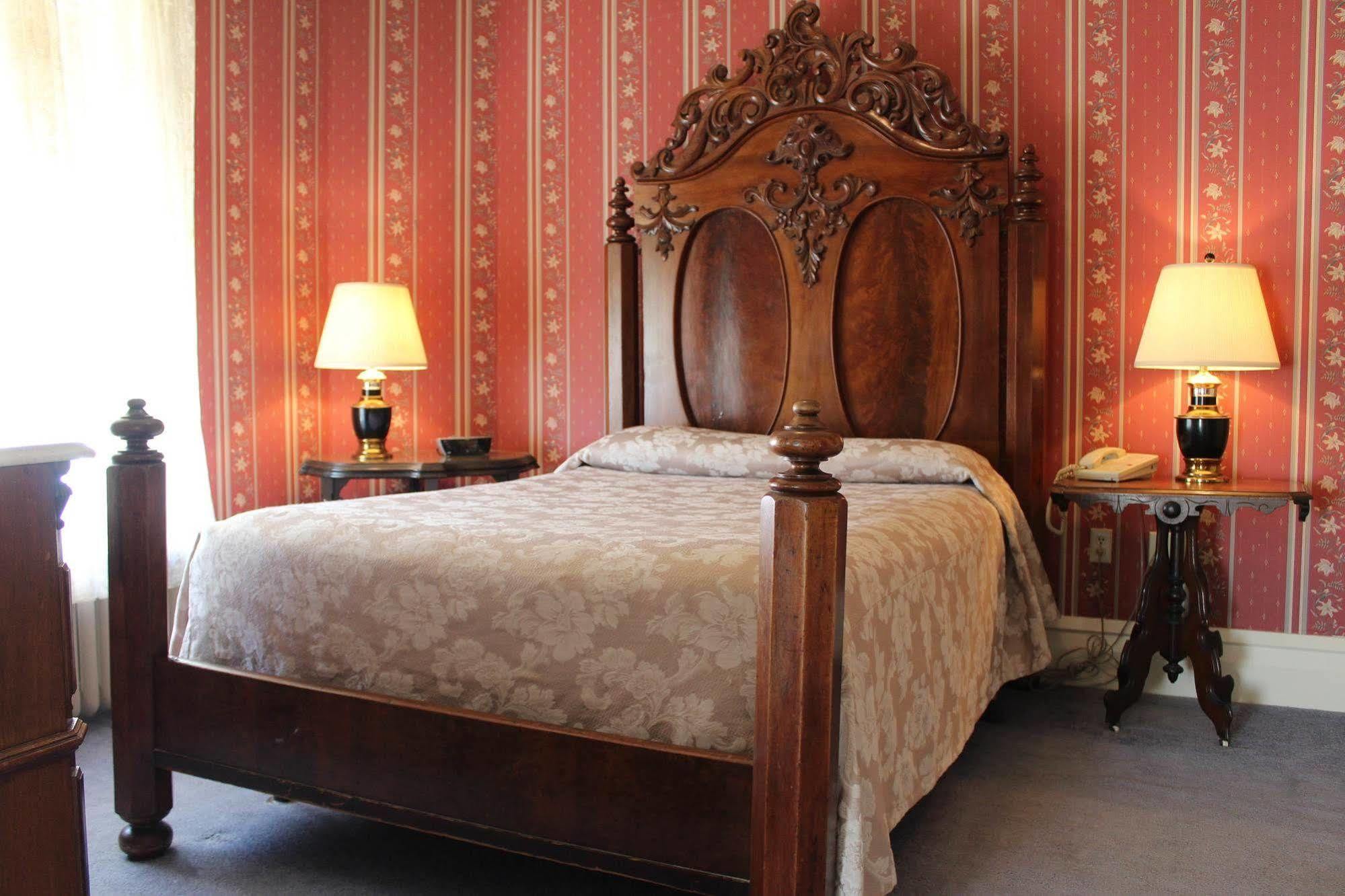 White Inn Fredonia Extérieur photo