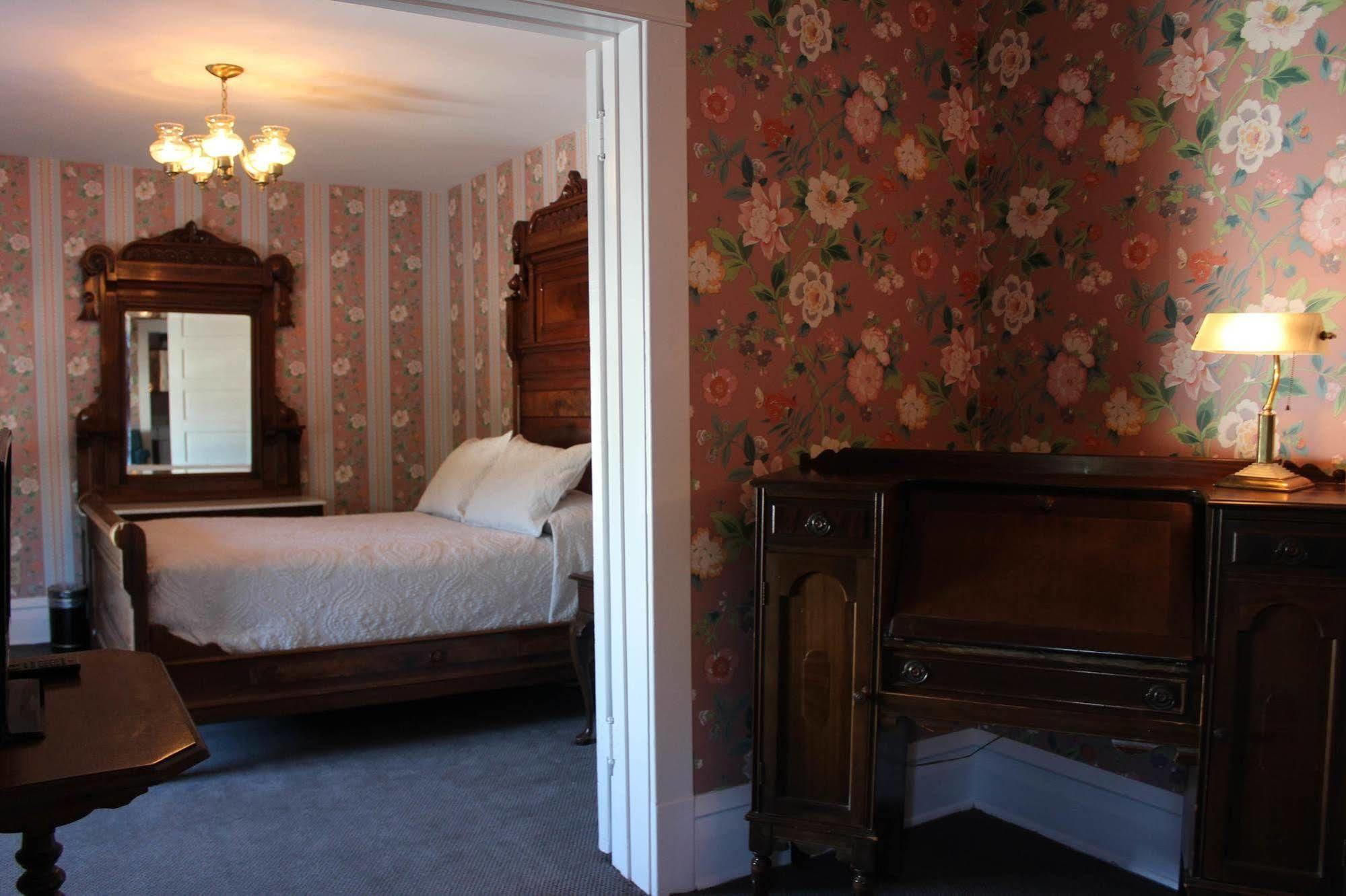 White Inn Fredonia Extérieur photo